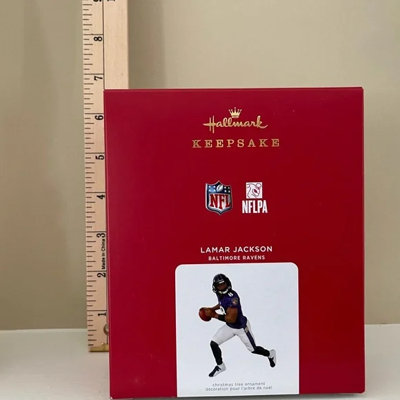 Lamar Jackson Hallmark Keepsake Ornament 2021 Baltimore Ravens Football - Picture 4 of 12